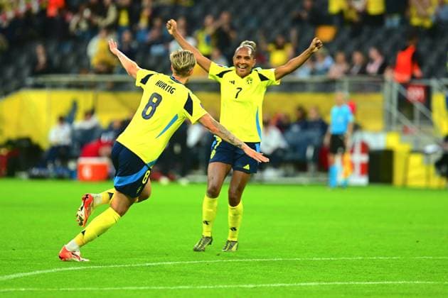 Strawberry Arena, Solna, Sweden, June 3rd 2025: Lina Hurtig (8 Sweden) and Madelen Janogy (7 Sweden) celebrates goal during the game in UEFA Nations League on June 3rd 2025 between Sweden and Denmark at Strawberry Arena in Solna, Sweden (Peter Sonander SPP) Copyright: xPeterxSonander SPPx spp-en-PeSo-PSon-20250603-212034_PS_8218