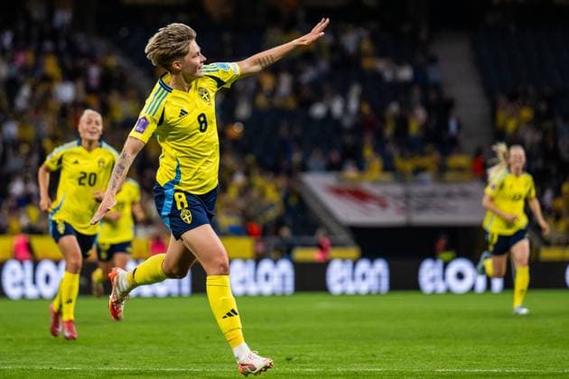 250603 Lina Hurtig of Sweden celebrates after scoring 6-1 during the Women s Nations League football match between Sweden and Denmark on June 3, 2025 in Stockholm. Photo: Joel Marklund BILDBYRAN kod JM JM0698 fotboll football soccer fotball nations league uefa womens nations league sverige sweden danmark denmark dam bbeng bbauto jubel Copyright: JOELxMARKLUND BB250603JM093