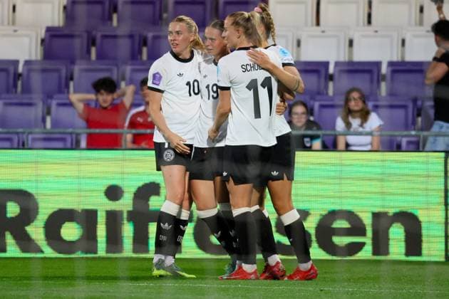 Wien, Österreich 03. Juni 2025: UEFA Nations League Women - 2025 - Österreich vs. Deutschland Im Bild: Torschützin Selina Cerci (Deutschland), verdeckt im Bild, macht das Tor zum 3:0 für Deutschland und jubelt mit ihren Mannschaftskolleginnen Generali Arena Copyright: xFotostandx xFantinix