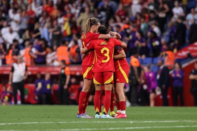 June 3, 2025, Cornella, Barcelona, SPAIN: Players of Spain celebrates the victory during the UEFA Womens Nations League 2024 25 Grp A3 MD 6, match between Spain and England at RCDE Stadium on June 03, 2025 in Cornella, Barcelona, Spain. Cornella SPAIN - ZUMAa181 20250603_zaa_a181_198 Copyright: xJavierxBorregox