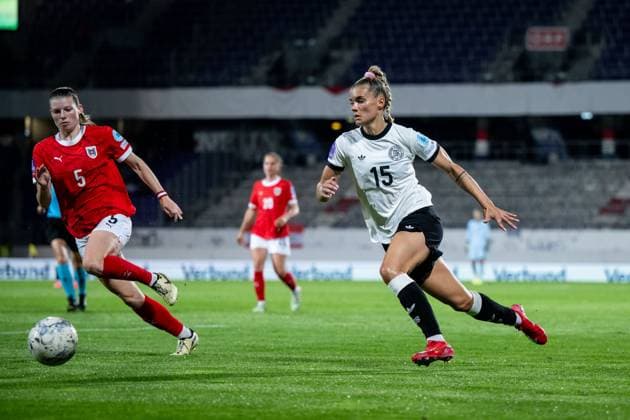 Selina Cerci (Deutschland, 15) im Zweikampf mit Claudia Wenger (Oesterreich, 05), AUT, Oesterreich vs Deutschland, Frauen Fussball Nationalmannschaft, UEFA Womens Nations League, 6. Spieltag, Saison 2024 2025, 03.06.2025 AUT, Oesterreich vs Deutschland, Frauen Fussball Nationalmannschaft, UEFA Womens Nations League, 6. Spieltag, Saison 2024 2025, 03.06.2025 Wien Copyright: xEibner-Pressefoto Memmlerx EP_MMR