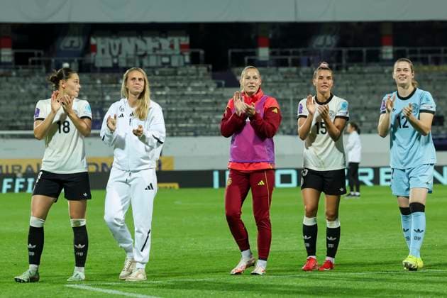 Giovanna Hoffmann (Germany), Klara Buehl (Germany), Torhueterin Ena Mahmutovic (Germany), Selina Cerci (Germany) und Torhueterin Stina Johannes (Germany) jubeln, UEFA Women s Nations League 2024 25 Grp A1 MD6, Austria and Germany, Viola Park am 03. June 2025 in Wien, Oesterreich. (Foto von Marco Steinbrenner DeFodi Images) Giovanna Hoffmann (Germany), Klara Buehl (Germany), Torhueterin Ena Mahmutovic (Germany), Selina Cerci (Germany) und Torhueterin Stina Johannes (Germany) cheer, UEFA Women s Nations League 2024 25 Grp A1 MD6, Austria and Germany, Viola Park, June 3, 2025 in Vienna, Austria. (Photo by Marco Steinbrenner DeFodi Images)