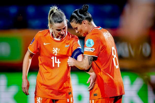 Netherlands midfielder Jackie Groenen, Netherlands midfielder Sherida Spitse during the match Netherlands - Scotland (women) at the Koning Willem II stadium for the UEFA Nations League women season 2024-2025 in TILBURG, Netherlands on 3 june 2025, (photo by Marcel van Dorst EYE4images DeFodi Images)