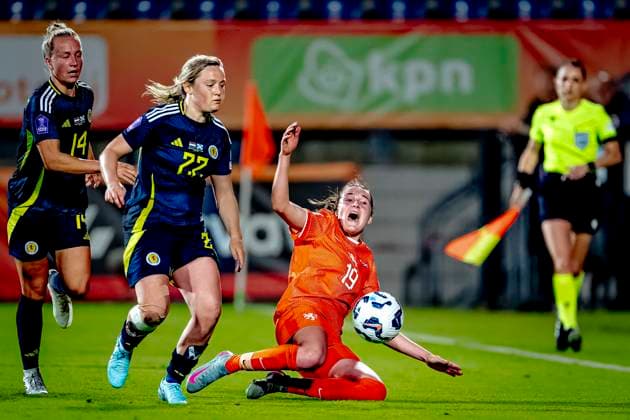 Scotland midfielder Erin Cuthbert, Netherlands midfielder Wieke Kaptein during the match Netherlands - Scotland (women) at the Koning Willem II stadium for the UEFA Nations League women season 2024-2025 in TILBURG, Netherlands on 3 june 2025, (photo by Marcel van Dorst EYE4images DeFodi Images)