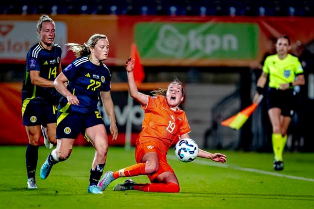 Scotland midfielder Erin Cuthbert, Netherlands midfielder Wieke Kaptein during the match Netherlands - Scotland (women) at the Koning Willem II stadium for the UEFA Nations League women season 2024-2025 in TILBURG, Netherlands on 3 june 2025, (photo by Marcel van Dorst EYE4images DeFodi Images)