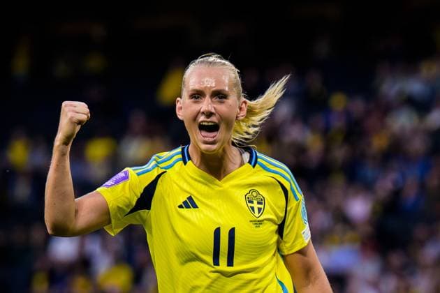 250603 Stina Blackstenius of Sweden celebrates after scoring the 4-1 goal during the Women s Nations League football match between Sweden and Denmark on June 3, 2025 in Stockholm. Photo: Joel Marklund BILDBYRAN kod JM JM0698 fotboll football soccer fotball nations league uefa womens nations league sverige sweden danmark denmark dam bbeng jubel Copyright: JOELxMARKLUND BB250603JM149