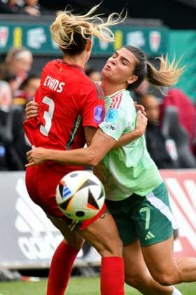 Football - Women™s Nations League - League A - Group 4 - Wales vs Igtaly - Swansea.com Stadium - Tuesday 3rd June 2025 Gemma Evans WALES WOMEN & Sofia Cantore ITALY WOMEN collide COLORSPORT Winston Bynorth 