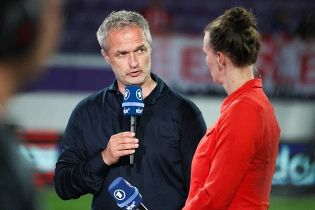 Wien, Österreich 03. Juni 2025: UEFA Nations League Women - 2025 - Österreich vs. Deutschland Im Bild: v.li. Trainer Christian Wück Wueck (Deutschland) und Moderatorin Almuth Schult im Interview nach dem Sieg gegen Österreich in Wien Generali Arena Copyright: xFotostandx xFantinix