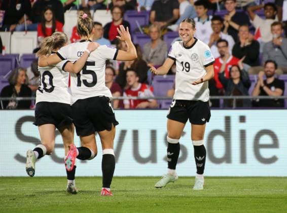 03.06.2025, xgrfx, Fussball UEFA Women s Nations League , Österreich - Deutschland v.l. Tor, Klara Bühl (Deutsche Frauennationalmannschaft) (DFL DFB REGULATIONS PROHIBIT ANY USE OF PHOTOGRAPHS as IMAGE SEQUENCES and or QUASI-VIDEO) Wien