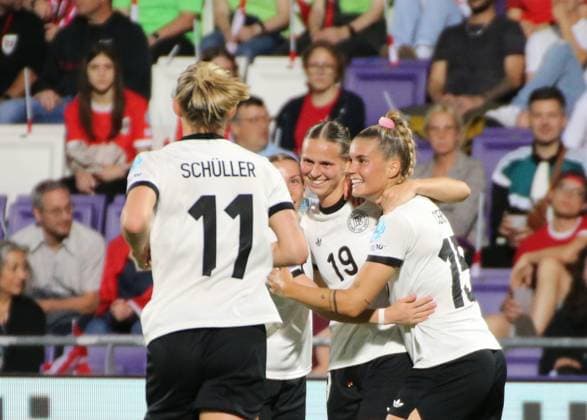 03.06.2025, xgrfx, Fussball UEFA Women s Nations League , Österreich - Deutschland v.l. Tor, Klara Bühl (Deutsche Frauennationalmannschaft) (DFL DFB REGULATIONS PROHIBIT ANY USE OF PHOTOGRAPHS as IMAGE SEQUENCES and or QUASI-VIDEO) Wien