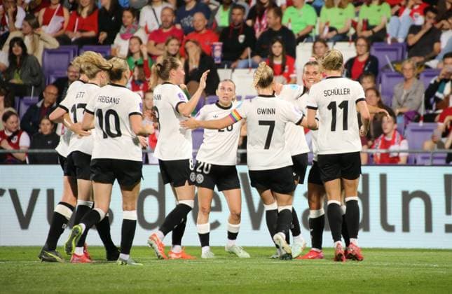 03.06.2025, xgrfx, Fussball UEFA Women s Nations League , Österreich - Deutschland v.l. Tor, Klara Bühl (Deutsche Frauennationalmannschaft) (DFL DFB REGULATIONS PROHIBIT ANY USE OF PHOTOGRAPHS as IMAGE SEQUENCES and or QUASI-VIDEO) Wien