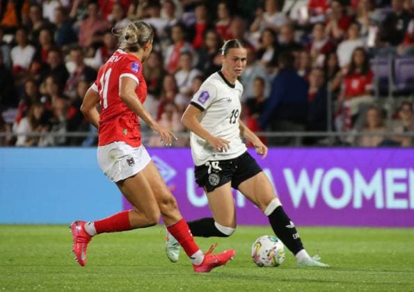 03.06.2025, xgrfx, Fussball UEFA Women s Nations League , Österreich - Deutschland v.l. Marina Georgieva (Österreich), Klara Bühl (Deutsche Frauennationalmannschaft) (DFL DFB REGULATIONS PROHIBIT ANY USE OF PHOTOGRAPHS as IMAGE SEQUENCES and or QUASI-VIDEO) Wien