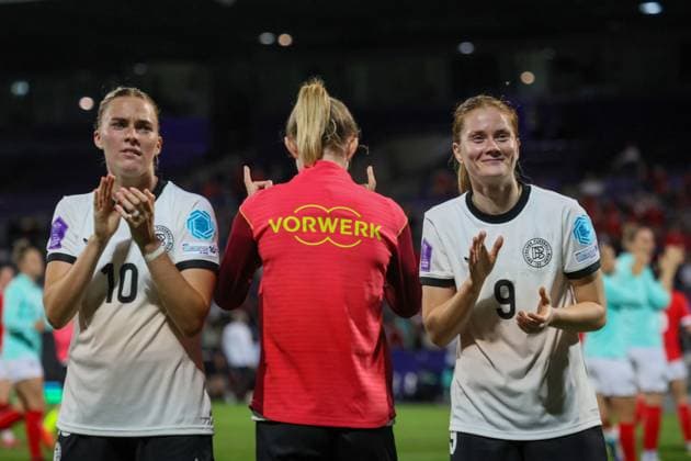 Wien, Österreich 03. Juni 2025: UEFA Nations League Women - 2025 - Österreich vs. Deutschland Im Bild: v.li. Laura Freigang (Deutschland) und Sjoeke Nüsken Nuesken (Deutschland) Generali Arena Copyright: xFotostandx xFantinix