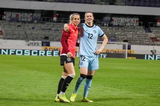 Wien, Österreich 03. Juni 2025: UEFA Nations League Women - 2025 - Österreich vs. Deutschland Im Bild: v.li. Kathrin Hendrich (Deutschland) und Torhüterin Stina Johannes (Deutschland) Generali Arena Copyright: xFotostandx xFantinix