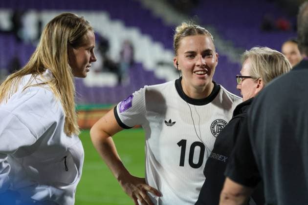 Wien, Österreich 03. Juni 2025: UEFA Nations League Women - 2025 - Österreich vs. Deutschland Im Bild: v.li. Klara Bühl Buehl (Deutschland) und Laura Freigang (Deutschland) Generali Arena Copyright: xFotostandx xFantinix