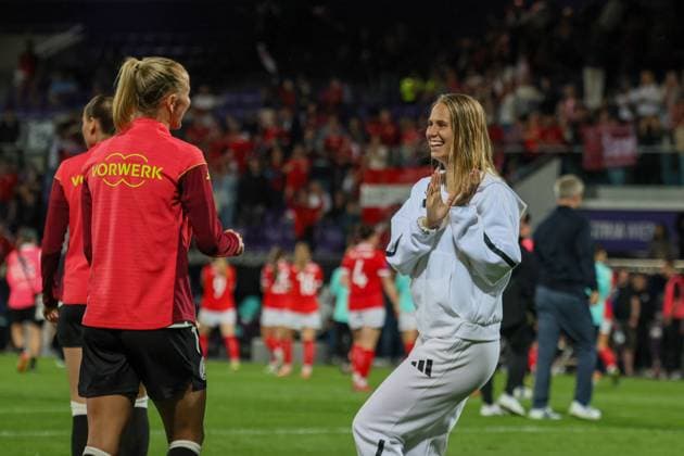 Wien, Österreich 03. Juni 2025: UEFA Nations League Women - 2025 - Österreich vs. Deutschland Im Bild: v.li. Lea Schüller Schueller (Deutschland) und Klara Bühl Buehl (Deutschland) Generali Arena Copyright: xFotostandx xFantinix