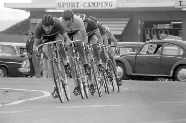 Archivbilder der Woche SPORT KW23 Aktuell 29-7-1972 : Pa hjul etter gull. bilde 0298 Aktuell 29-7-1972 : Pa hjul etter gull. Telemark Rundt Norsk sykling star sterkt for tiden og hapet om edelt metall i OL er berettiget. Knut Knudsen og Thorleif Andresen er i kjempeform. Tetgruppen med Knut Knudsen pa annenplass. Like etter at bildet ble tatt brot han oh Thorleif Andresen ut og vant Grand Prix. Foto: Odd Ween Aktuell NTB ***FOTO ER IKKE BILDEBEHANDLET*** Telemark Norge EDITORIAL USE ONLY. RESTRICTED USE FOR BETTING COMPANIES Ref:_SPOEReXSOEmQTc.jpg *** Aktuell 29 7 1972 Pa hjul efter gull bilde 0298 Aktuell 29 7 1972 Pa hjul efter gull Telemark Rundt Norwegian cycling is strong at the moment and the hope for precious metal in the Olympics is justified Knut Knudsen and Thorleif Andresen are in great shape The Tet group with Knut Knudsen in second place Just after the picture was taken, he and Thorleif Andresen broke out and won the Grand Prix Photo Odd Ween Aktuell NTB Photo is not processed Telemark Norge EDITORIAL USE ONLY RESTRICTED USE FOR BETTING COMPANIES  Copyright: xWeenxOddx xNTBxpremiumx