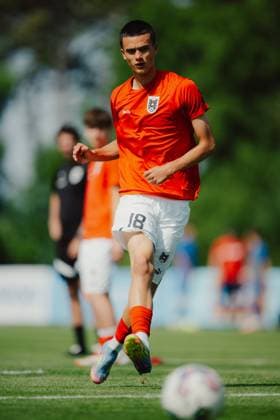 SOCCER - U16, AUT vs MDA, test match LINDABRUNN,AUSTRIA,04.JUN.25 - SOCCER - OEFB under-16 international test match, Austria vs Moldova. Image shows Matteo Maric (AUT) during warm up.  GEPAxpictures xAlexanderxSolc