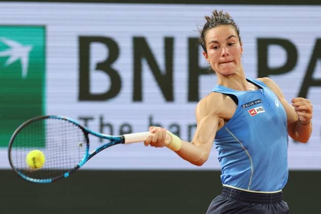 June 4, 2025, Paris, Celestynow, France: LOIS BOISSON of France during the match against Mirra Andreeva in the quarter final of the French Open 2025 at Roland Garros in Paris. Boisson won 7:6 (8-6), 6:3. Paris France - ZUMAc278 20250604_zsp_c278_026 Copyright: xMarcinxCholewinskix
