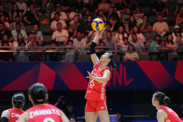 (250604) -- BEIJING, June 4, 2025 -- Gong Xiangyu (2nd R) of China spikes the ball during the pool 3 match between China and Belgium at the Women s Volleyball Nations League (VNL) 2025 at the National Indoor Stadium in Beijing, China, June 4, 2025. ) (SP)CHINA-BEIJING-VOLLEYBALL-VNL-CHINA VS BELGIUM(CN) JuxHuanzong 