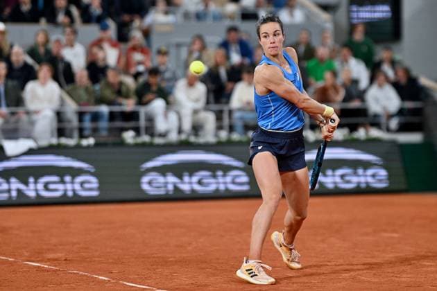 French Open - Lois Boisson Eliminates Mirra Andreeva in The Quarter-Finals Lois Boisson of France plays against Mirra Andreeva of Russia in the quarter finals of the womens singles at Roland Garros on June 4, 2025 in Paris, France. Photo by ABACAPRESS.COM Paris France  Copyright: xABACAx