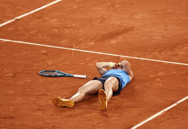 (250604) -- PARIS, June 4, 2025 -- Lois Boisson celebrates winning the women s singles quarterfinal between Mirra Andreeva of Russia and Lois Boisson of France at the French Open tennis tournament at Roland Garros, Paris, France, June 4, 2025. ) (SP)FRANCE-PARIS-TENNIS-FRENCH OPEN-WOMEN S SINGLES-QUARTERFINAL LixJing 