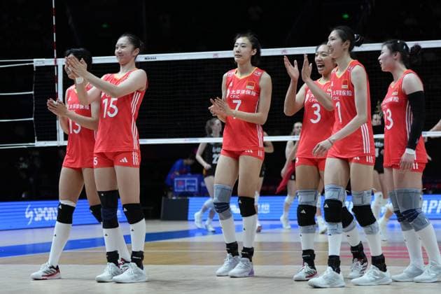 (250604) -- BEIJING, June 4, 2025 -- China s players celebrate after winning the pool 3 match between China and Belgium at the Women s Volleyball Nations League (VNL) 2025 at the National Indoor Stadium in Beijing, China, June 4, 2025. ) (SP)CHINA-BEIJING-VOLLEYBALL-VNL-CHINA VS BELGIUM(CN) JuxHuanzong 