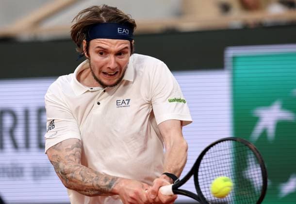 Kazakh Alexander Bublik plays against top-seeded Jannik Sinner of Italy during their quarterfinal match of the French Tennis Open in Roland Garros in Paris, France, on Wednesday, June 4, 2025. Sinner won 6-1, 7-5, 6-0.  PAR20250604111 MAYAxVIDON-WHITE