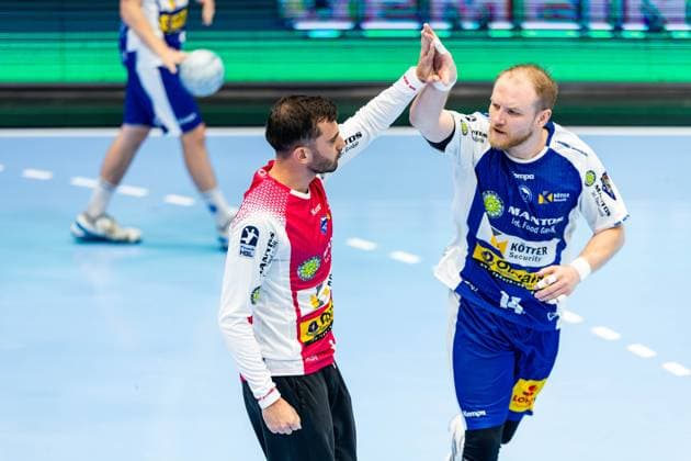 Sport Bilder des Tages 04.06.2025, GER, Handball, Maenner, Saison 24 25, 1.Daikin Handball Bundesliga, 33.Spieltag, ThSV Eisenach - 1.VfL Potsdam Matija Spikic (ThSV Eisenach,1) Peter Walz (ThSV Eisenach,14) 99817 Eisenach Werner-Assmann-Halle Am Sportp Thueringen Deutschland