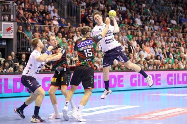 04.06.2025, xtgx, Handball, Daikin HBL, SC Magdeburg - SG Flensburg Handewitt v.l. Niclas Kirkelokke (Flensburg, 5) wirft Tor, Torschuetze, erzielt Tor, Treffer, scores the goal Magdeburg
