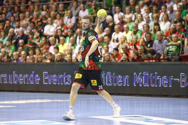 04.06.2025, xgox, Handball - Daikin HBL, SC Magdeburg - SG Flensburg-Handewitt emspor, v.l. Philipp Weber (Magdeburg, 20) am Ball, plays the ball Magdeburg