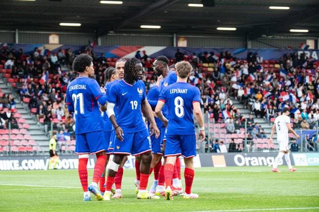FOOTBALL: FRANCE U21, U 21 - OUZBEKISTAN U21 Baptiste AUTISSIER MAXPPP - Orleans 04 06 2025 Baptiste AUTISSIER Maxppp Orlean ; 04 06 2025 ; Joie des joueurs de l‚Äôequipe de france aprv s le but de Jean-Matteo Bahoya lors du match France espoir vs Ouzbv kistan espoirs, match amical de prv paration a l‚Äôeuro espoirs 2025 a Orlean le 04 juin 2025. Orleans Orleans Centre Val de Loire France  Copyright: xMAXPPPxBaptistexAUTISSIERx BAU202506046904 BAU202506046904