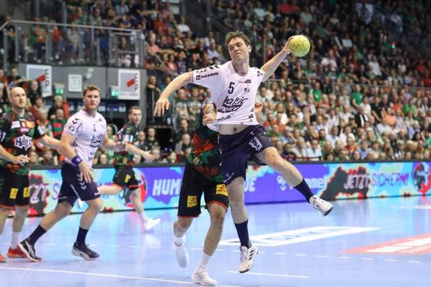 04.06.2025, xtgx, Handball, Daikin HBL, SC Magdeburg - SG Flensburg Handewitt v.l. Niclas Kirkelokke (Flensburg, 5) wirft Tor, Torschuetze, erzielt Tor, Treffer, scores the goal Magdeburg