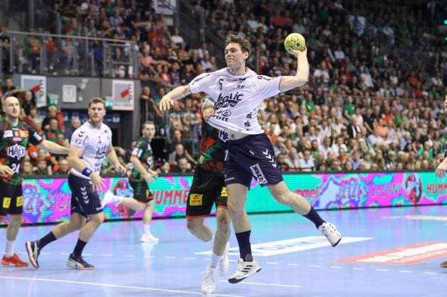 04.06.2025, xtgx, Handball, Daikin HBL, SC Magdeburg - SG Flensburg Handewitt v.l. Niclas Kirkelokke (Flensburg, 5) wirft Tor, Torschuetze, erzielt Tor, Treffer, scores the goal Magdeburg