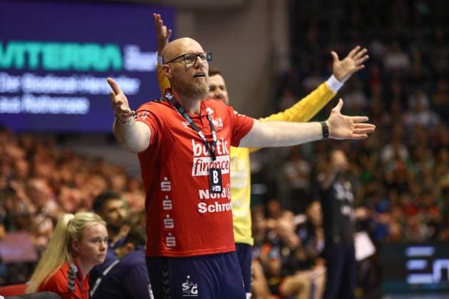 04.06.2025, xgox, Handball - Daikin HBL, SC Magdeburg - SG Flensburg-Handewitt emspor, v.l. Ales Pajovic (Flensburg, Trainer) Reklamiert, beschwert sich, schimpft Magdeburg