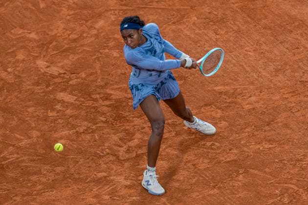 2025 French Open - Day Eleven Coco Gauff returns the ball against Madison Keys at the Roland Garros Grand Slam Tournament in Paris, France, on June 4, 2025. Paris France  Copyright: xRobertxSzaniszlox originalFilename:szaniszlo-notitle250604_npwGn.jpg
