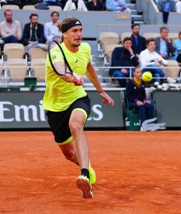 Alexander Zverev French Open Tennis, Day Eleven, Tennis, Roland Garros, Paris, France - 04 Jun 2025 EDITORIAL USE ONLY No use with unauthorised audio, video, data, fixture lists, club league logos or live services. Online in-match use limited to 120 images, no video emulation. No use in betting, games or single club league player publications. Copyright: xJavierxGarcia Shutterstockx 15337990ef