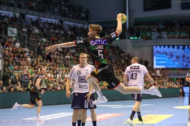 04.06.2025, xtgx, Handball, Daikin HBL, SC Magdeburg - SG Flensburg Handewitt v.l. Pablo Lange (Magdeburg, 5) wirft Tor, Torschuetze, erzielt Tor, Treffer, scores the goal Magdeburg