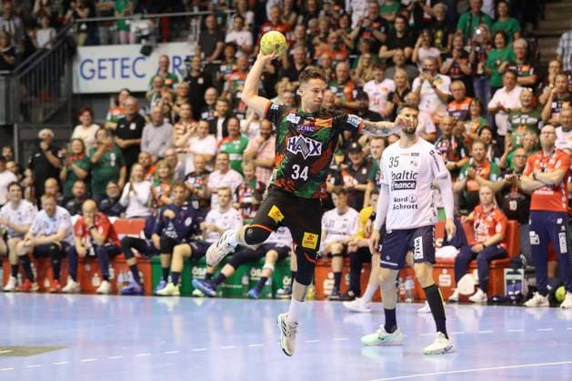 04.06.2025, xtgx, Handball, Daikin HBL, SC Magdeburg - SG Flensburg Handewitt v.l. Michael Damgaard (Magdeburg, 34) wirft Tor, Torschuetze, erzielt Tor, Treffer, scores the goal Magdeburg