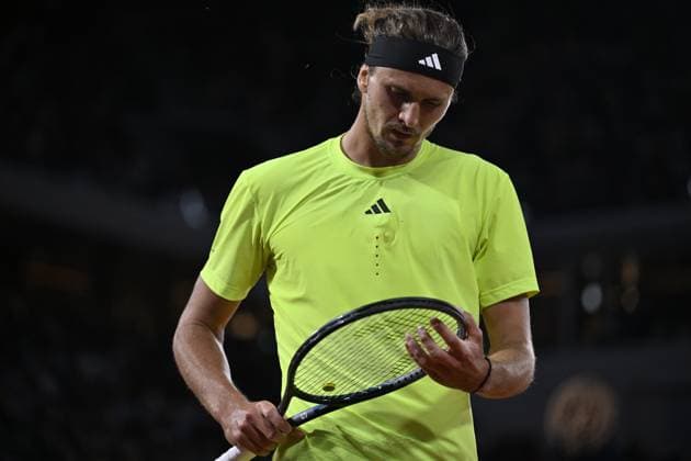 2025 Roland-Garros - Day 11 PARIS, FRANCE - JUNE 04: Alexander Zverev of Germany gestures as he competes against Novak Djokovic of Serbia (not seen) during the Men s Singles Quarter Final match on Day Eleven of the 2025 French Open at Roland Garros on June 04, 2025 in Paris, France. Burak Akbulut Anadolu Paris France. Editorial use only. Please get in touch for any other usage.  Copyright: x2025xAnadoluxBurakxAkbulutx