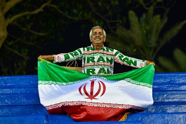 2026 FIFA World Cup, WM, Weltmeisterschaft, Fussball Qualifier -Qatar Team training sessio A supporter of Iran attends her team s training session at Aspire Academy in Doha, Qatar, on June 4, 2025, ahead of the FIFA World Cup 2026 Qualification third round match between Qatar and Iran. DOHA Qatar Copyright: xNOUSHADx
