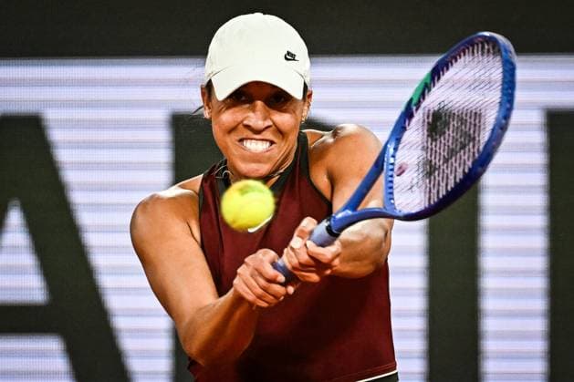 Sport Bilder des Tages June 4, 2025, Paris, France: MADISON KEYS of United States in action against C. Gauff during the eleventh day of the French Open 2025, Grand Slam tennis tournament at Roland-Garros Stadium in Paris. Gauff won the match 6-7 6-4 6-1. Paris France - ZUMAm308 20250604_zsp_m308_007 Copyright: xMatthieuxMirvillex
