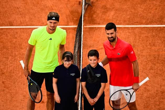TENNIS : Roland Garros 2025 - Internationaux de France - 04 06 2025 Alexander Zverev ( Germany ) vs Novak Djokovic ( Serbia ) during the 2025 French Open at Roland Garros on Juin 04, 2025 in Paris, France. ( Photo Dante Badano PSNewz ) - ParisFrance  Copyright: xx