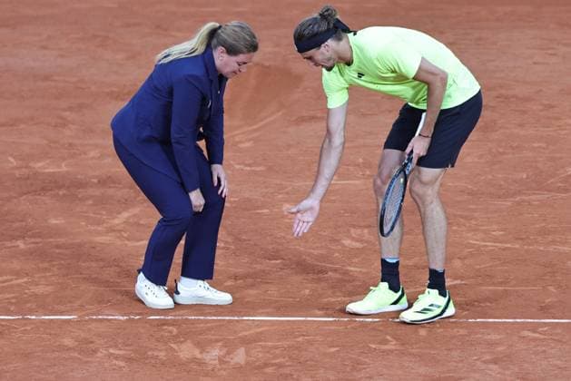 Alexander Zverev, GER, during quarterfinal of 2025 French Open at Roland Garros, Paris, 04 06 2025; -