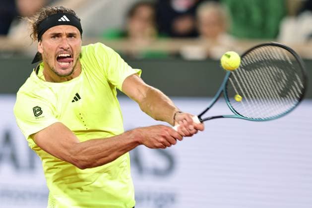 Alexander Zverev, GER, during quarterfinal of 2025 French Open at Roland Garros, Paris, 04 06 2025; -