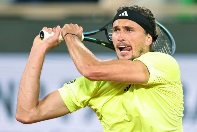 Alexander Zverev, GER, during quarterfinal of 2025 French Open at Roland Garros, Paris, 04 06 2025; -