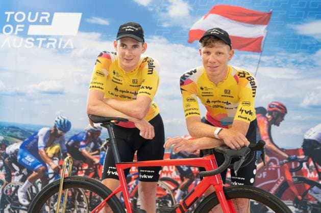 04.06.2025, Feldkirch, AUT, Tour of Austria 2025, Präsentation der Tour of Austria, im Bild v.l. Dominik Amann (Team Vorarlberg), Daniel Geismayr(Team Vorarlberg) left to right: Dominik Amann (Team Vorarlberg) Daniel Geismayr(Team Vorarlberg) during the Presentation of the Tour of Austria 2025 in Feldkirch, Austria on 2025 06 04. Expa Feldkirch