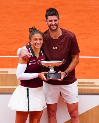 Sport Themen der Woche KW23 Sara Errani and Andrea Vavassori celebrate winning the mixed doubles title French Open Tennis, Day Twelve, Tennis, Roland Garros, Paris, France - 05 Jun 2025 EDITORIAL USE ONLY No use with unauthorised audio, video, data, fixture lists, club league logos or live services. Online in-match use limited to 120 images, no video emulation. No use in betting, games or single club league player publications.  Copyright: xJavierxGarcia Shutterstockx 15337995c