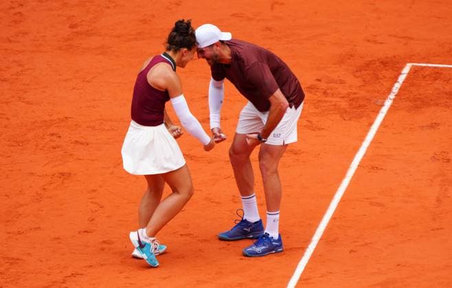Sara Errani and Andrea Vavassori celebrate winning the mixed doubles title French Open Tennis, Day Twelve, Tennis, Roland Garros, Paris, France - 05 Jun 2025 EDITORIAL USE ONLY No use with unauthorised audio, video, data, fixture lists, club league logos or live services. Online in-match use limited to 120 images, no video emulation. No use in betting, games or single club league player publications. Copyright: xJavierxGarcia Shutterstockx 15337995e