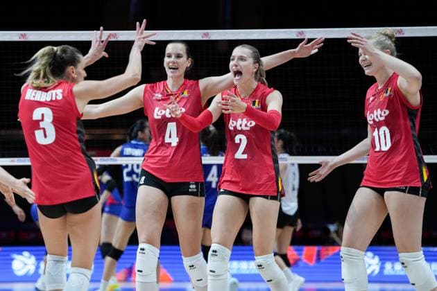 (250605) -- BEIJING, June 5, 2025 -- Players of Belgium celebrate scoring during the Pool 3 match between Belgium and Thailand at the Women s Volleyball Nations League (VNL) 2025 at the National Indoor Stadium in Beijing, China, June 5, 2025. ) (SP)CHINA-BEIJING-VOLLEYBALL-VNL-BELGIUM VS THAILAND (CN) JuxHuanzong 